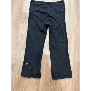 Lululemon Black Cropped Yoga Pants Athletic Activewear Leggings Size 6